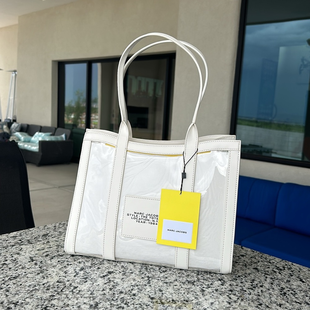 BRAND NEW LARGE THE CLEAR TOTE BAG BY MARC JACOBS! - Picture 12 of 17